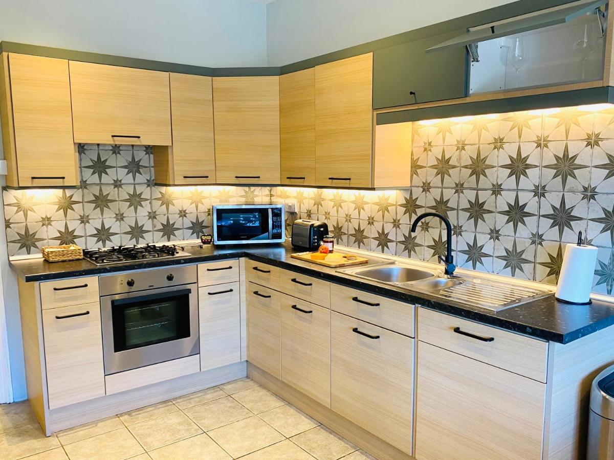 Clarendon View, Historic Apartment With Sea Views فنتنور المظهر الخارجي الصورة